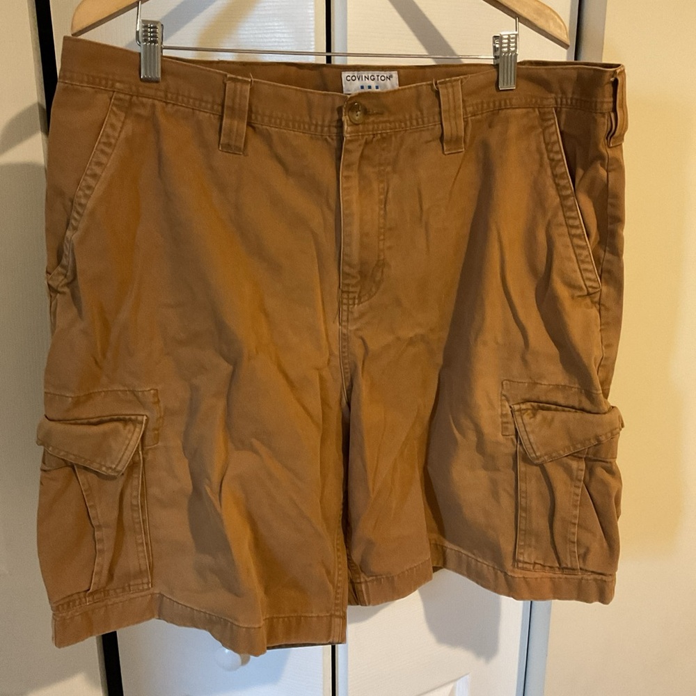 Covington - Flat Front Cargo Shorts - Tan - Men’s Size 42